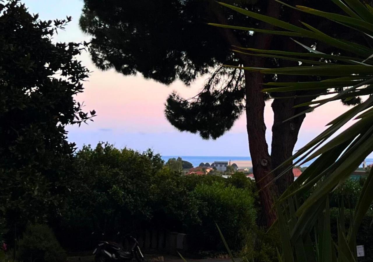 La Luna E Il Falo เชริอาเล ภายนอก รูปภาพ